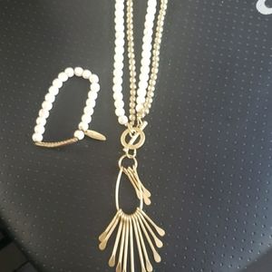 Necklace and bracelet set